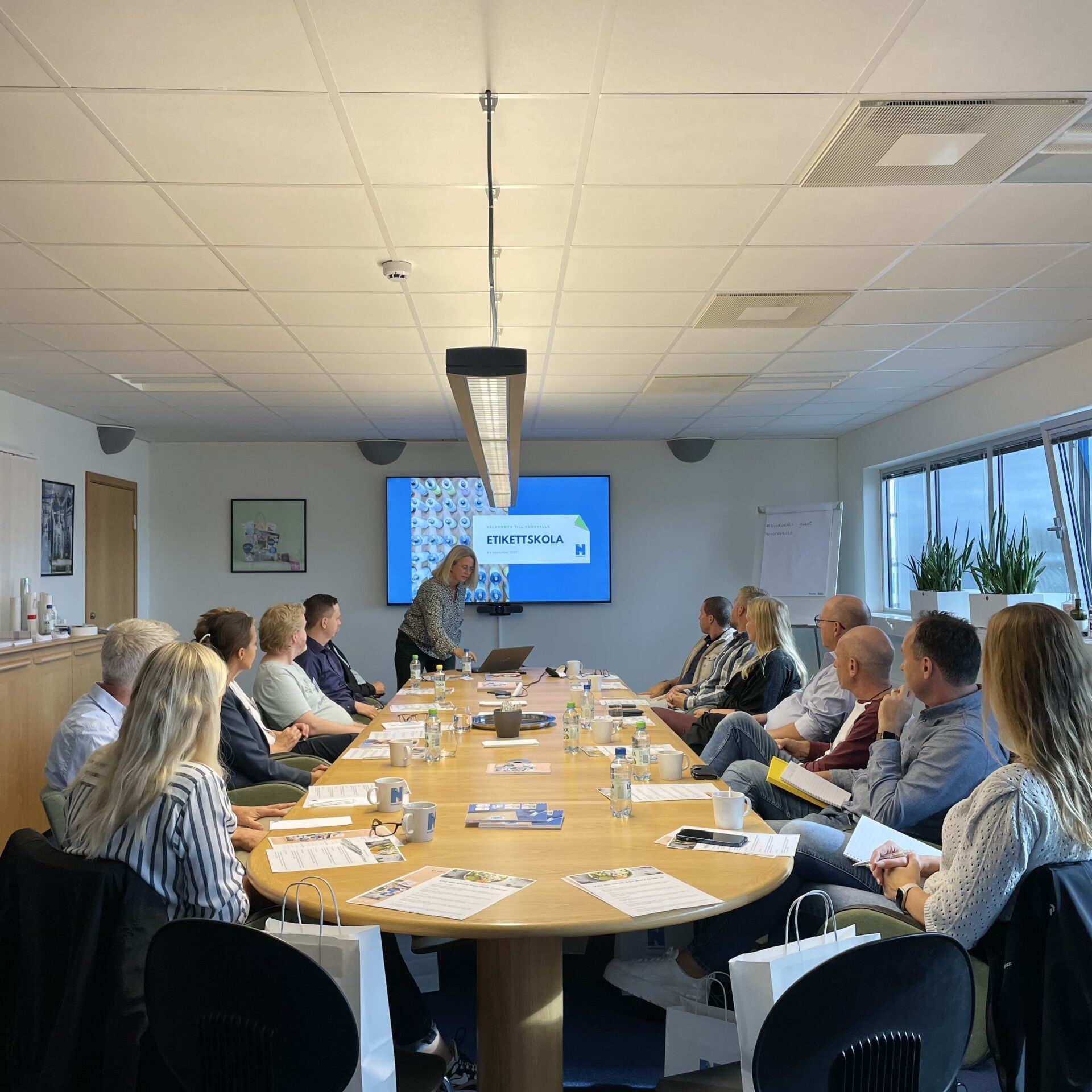 Nordvalls Etikettskola