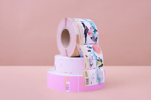 Rullar med etiketter